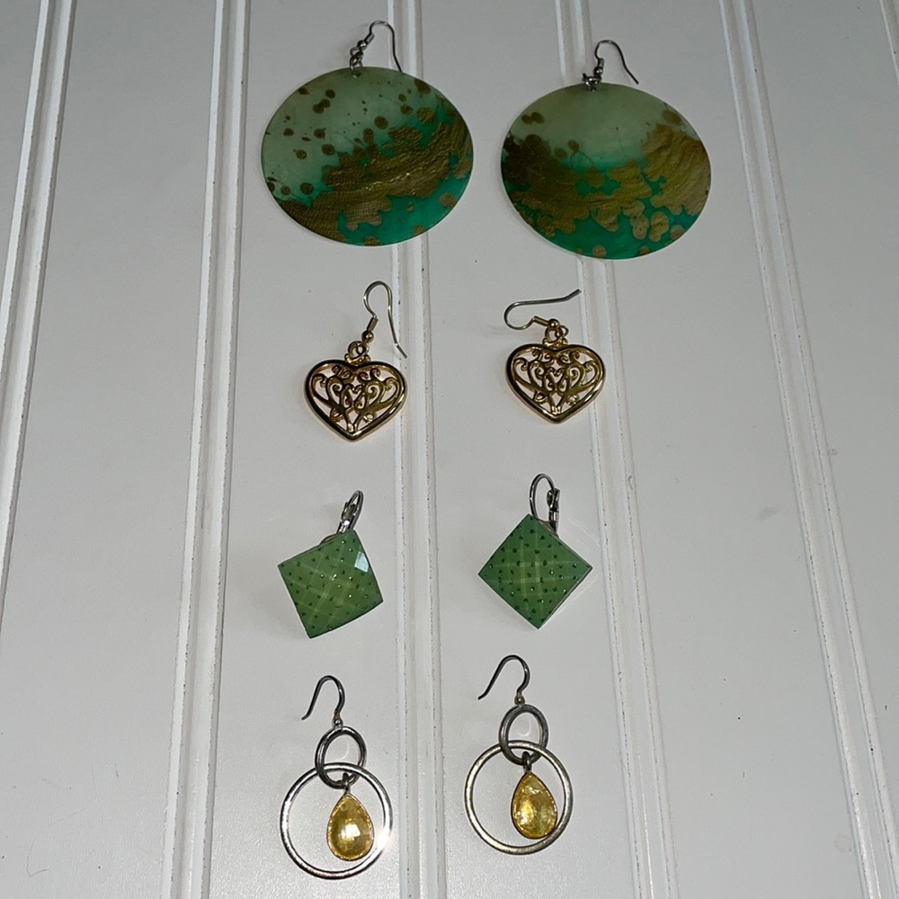 8 pair of earrings